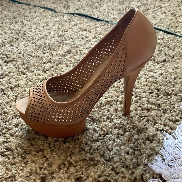 Aldo brown/tan heels - Picture 10 of 16